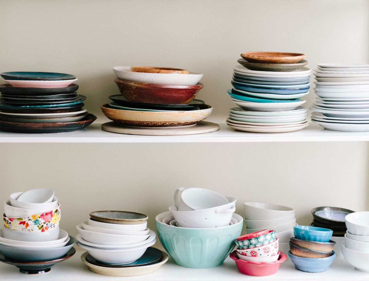 How to Store Plates in Storage